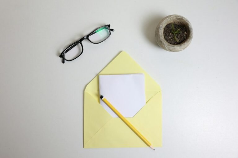 Pen, note, and envelope illustrating the return of handwritten letters in the digital age