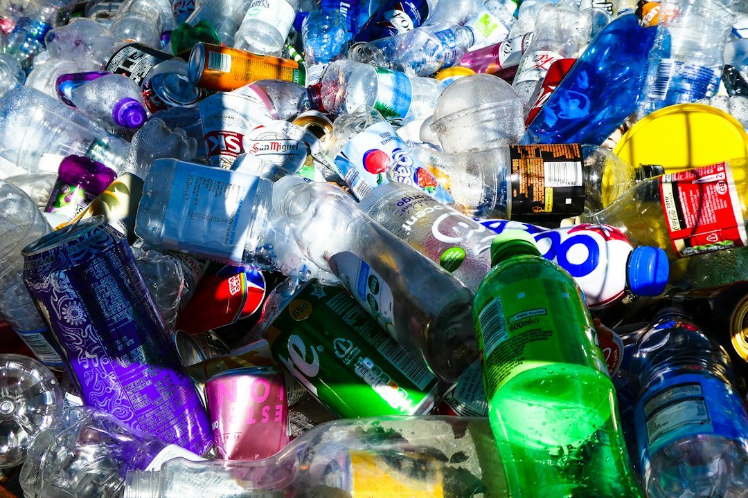 Recyclable plastic materials illustrating vitrimers and dynamic polymer networks